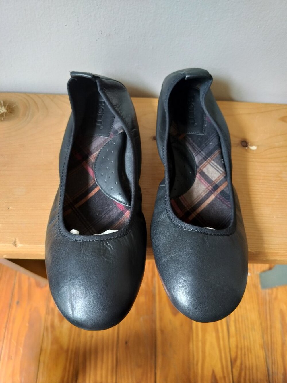 Born Genuine Leather Ballet Flats